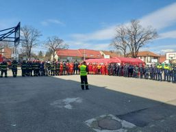Incendiu la o scoala din Caransebes | imaginea 1