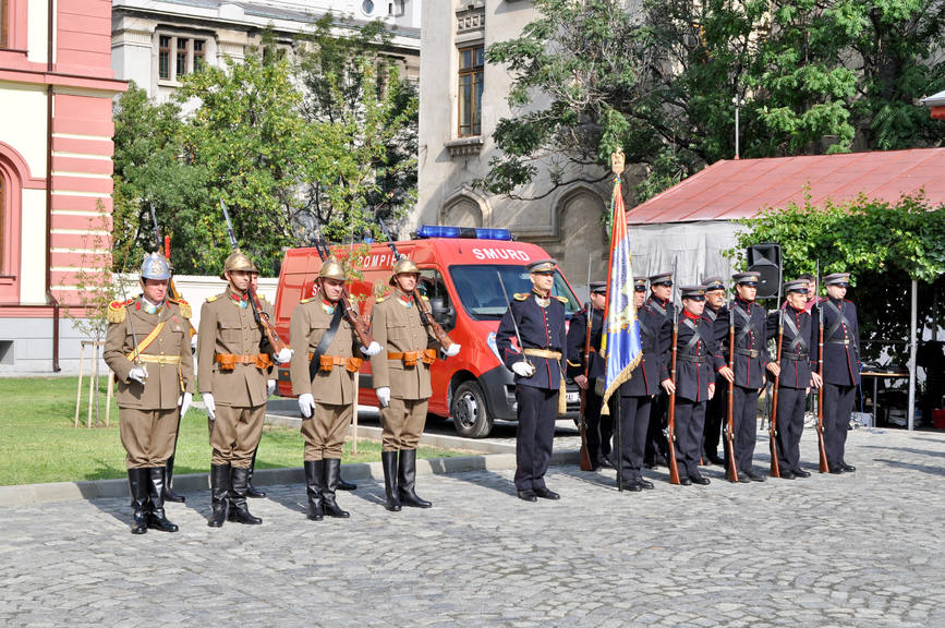 Aniversarea a 169 de ani de traditie militara a pompierilor bucuresteni | imaginea 2