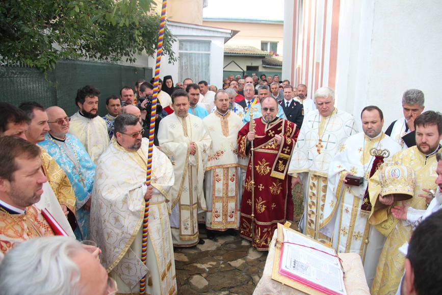 Sfintirea celei mai mari Biserici Militare din tara | imaginea 1