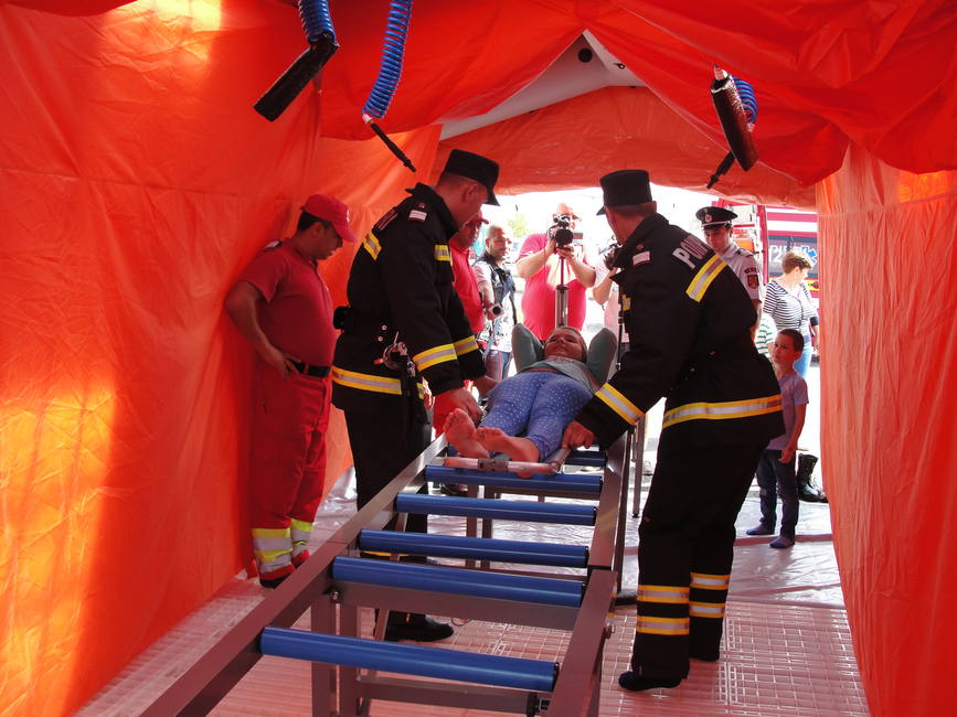 Expozitii cu tehnica de interventie si activitati practice de informare preventiva | imaginea 1