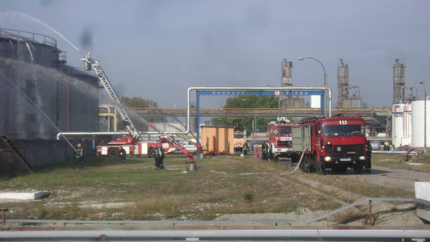 Exercitiu comun pentru interventia in situatii de urgenta  pe platforma Petromidia | imaginea 2