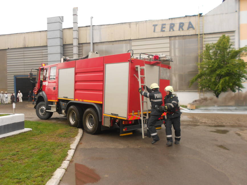 Cutremur urmat de incendiu in Bistrita | imaginea 2