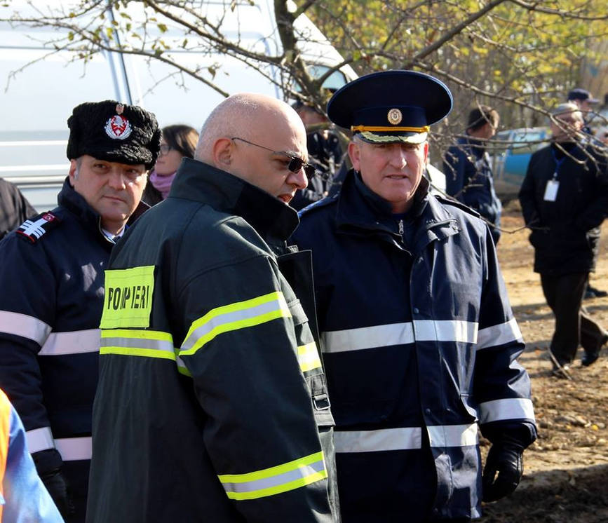 Prut 2014    exercitiu comun al pompierilor romani si moldoveni | imaginea 1