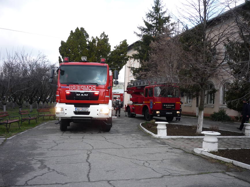 Simulare de incendiu la Colegiul  Ion Mincu | imaginea 1