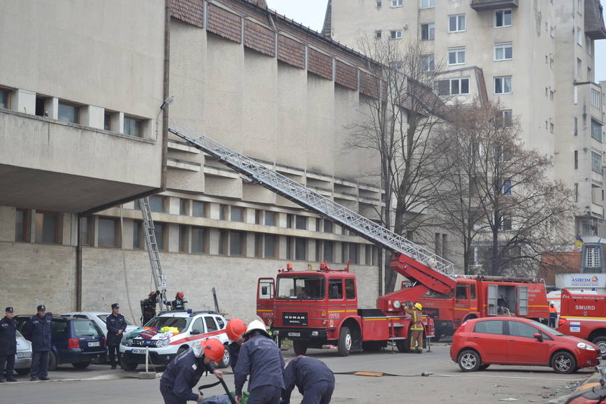 Incendiu la Teatrul National Tg  Mures | imaginea 2