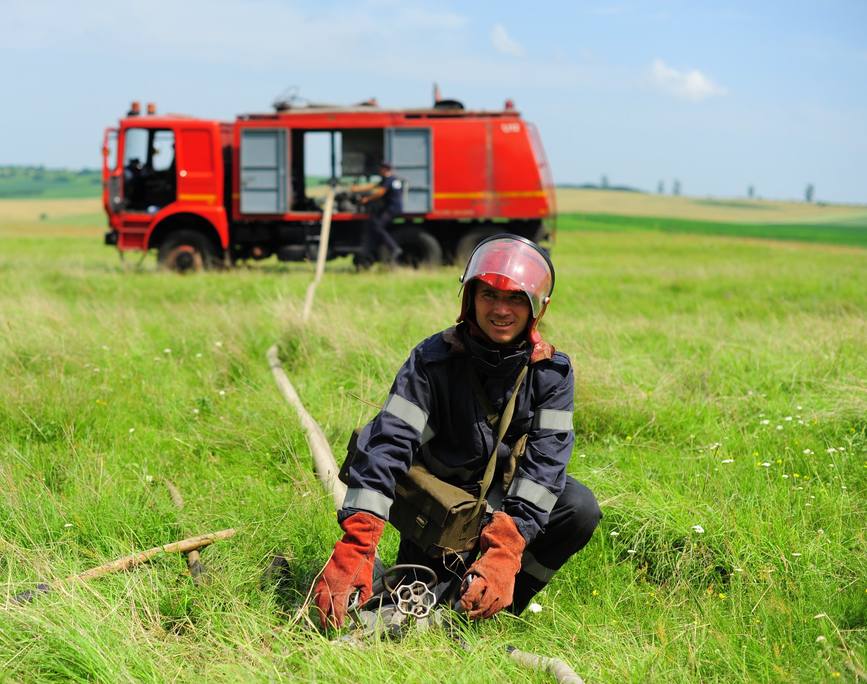 Simulare de interventie complexa pentru stingerea unui incendiu la fond forestier | imaginea 1
