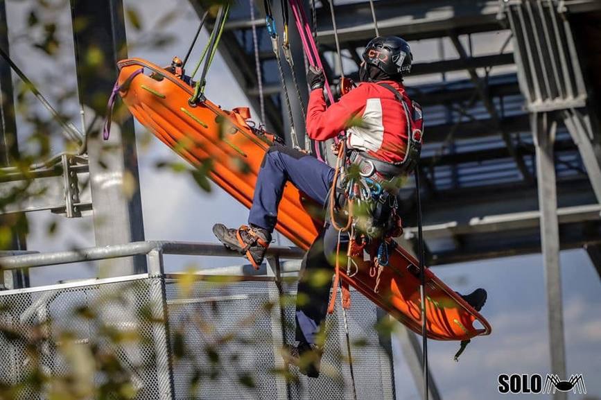 Exercitii de salvare a unor persoane aflate la inaltime  telescaun  telecabina  telegondola | imaginea 1