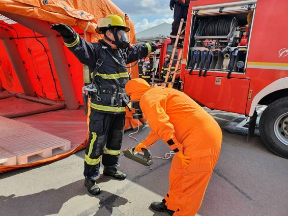 Un cetatean a uitat nesupravegheat aragazul generand o explozie urmata de incendiu | imaginea 1
