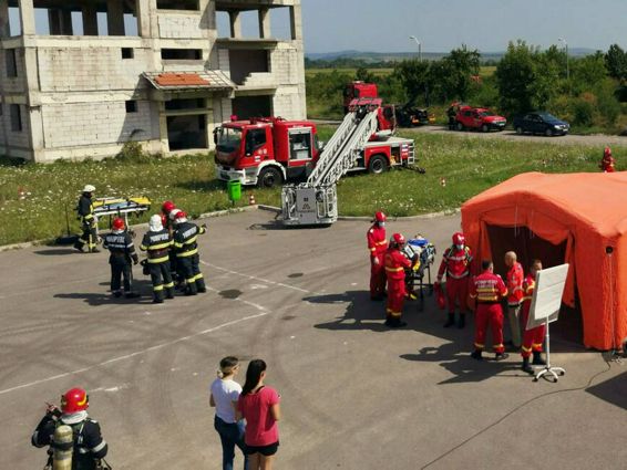 Echipati pe o temperatura mare si cu responsabilitatea de a salva vieti | imaginea 1