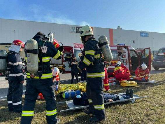 Explozie urmata de incendiu Antrenament pentru interventii eficiente | imaginea 1
