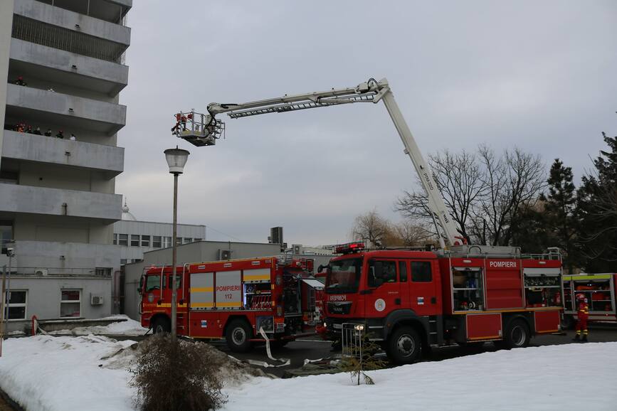 Incendiu izbucnit la Spitalul Judetean Baia Mare | imaginea 1