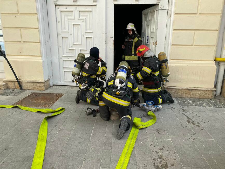 Incendiu izbucnit la tabloul electric al unui hotel din Sibiu | imaginea 1