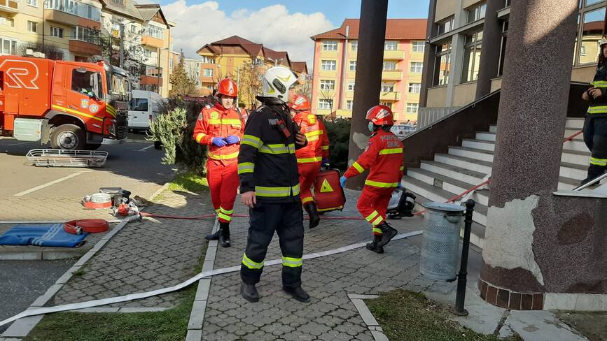Incendiu la o cladire administrativa din Baia Mare | imaginea 1