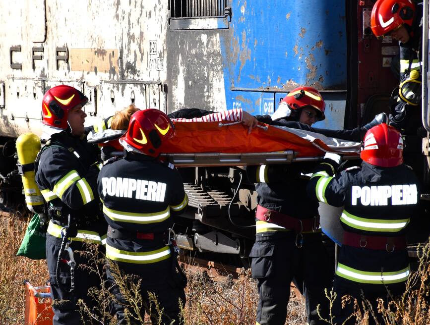 Accident feroviar cu victime multiple in judetul Olt | imaginea 1