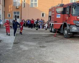 Incendiu la Scoala Gimnaziala  Mihai Viteazul  din Strehaia | imaginea 1