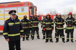 Incendiu la fabrica de mase plastice din Constanta | imaginea 1