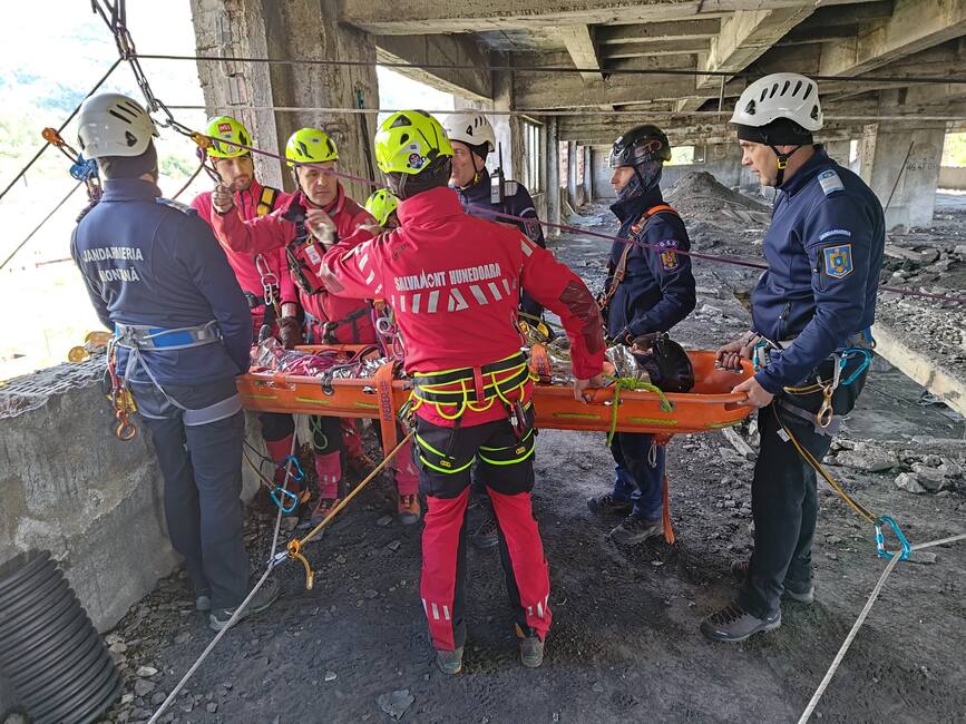 Tabara de pregatire in domeniul alpinism interventie | imaginea 1