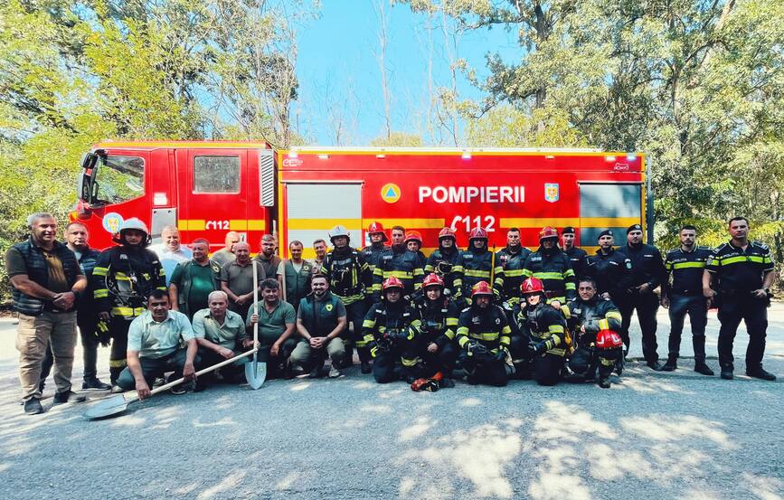 Incendiu de vegetatie  pornit de la un utilaj defect | imaginea 1