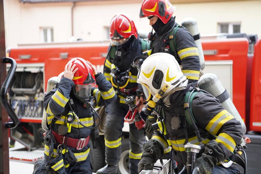 Incendiu la sala de lectura a Facultatii de Medicina Sibiu | imaginea 1