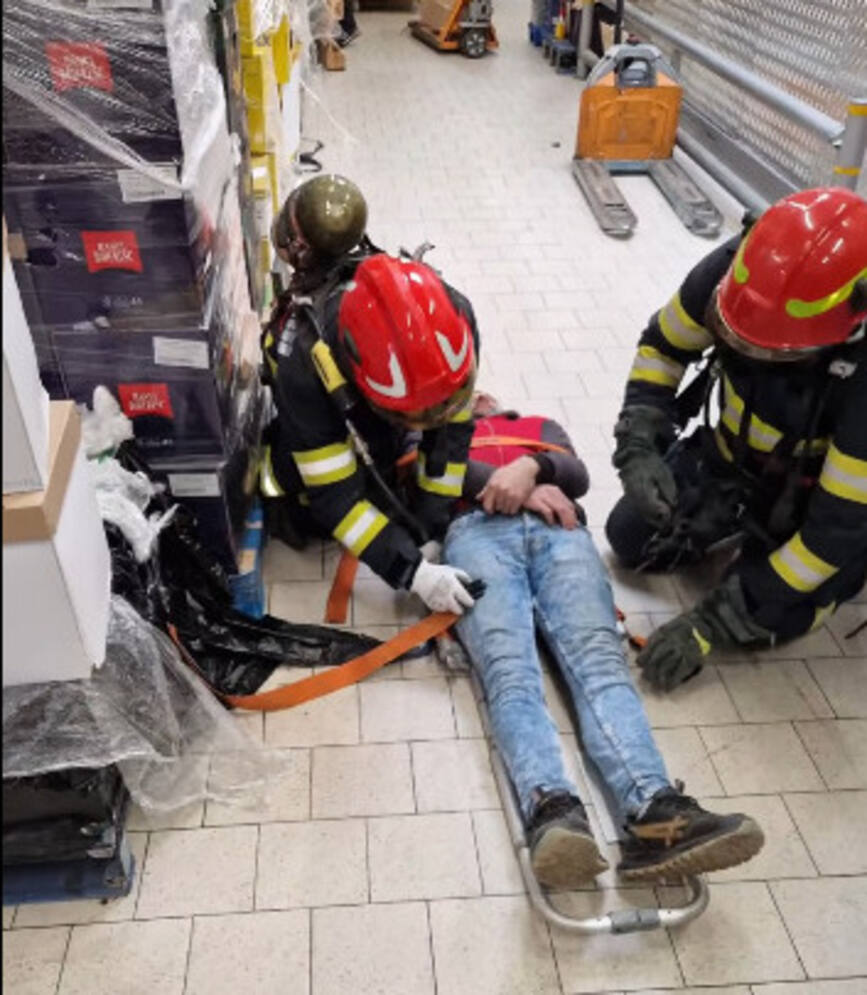 Incendiu la un centru comercial din Turnu Magurele | imaginea 1