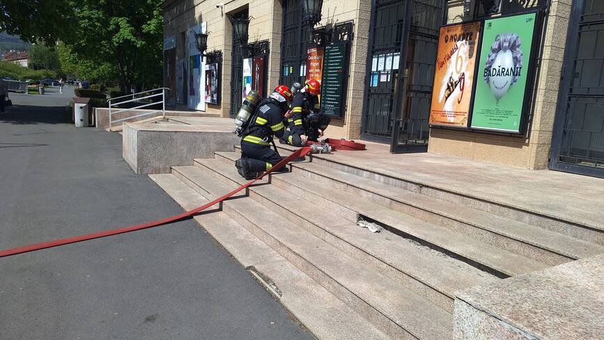 Incendiu la Teatrul Dramatic Brasov | imaginea 1