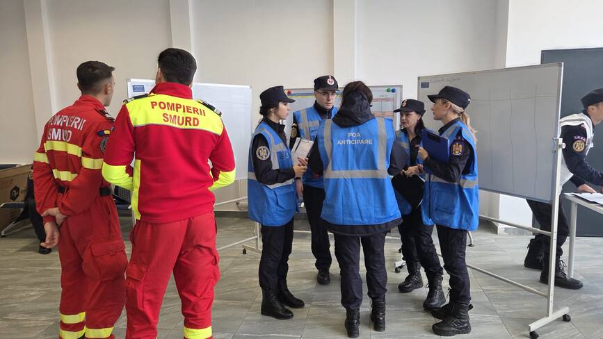 Avion cu defectiuni la motor a aterizat fortat pe Aeroportul Bacau | imaginea 1