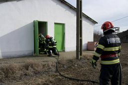 Incendiu la un depozit de explozivi | imaginea 1