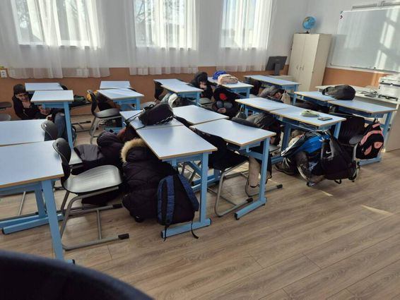 Nu tremur la cutremur   Exercitii ample de evacuare | imaginea 1