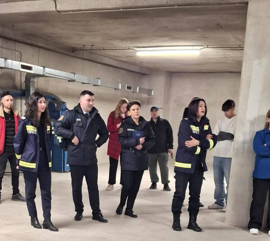 Exercitii de adapostire in caz de urgenta | imaginea 1