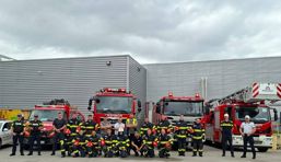 Explozie cu incendiu si victime blocate intr o hala industriala | imaginea 1