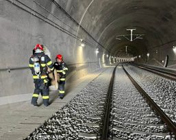 Scenariu critic  Mecanic de tren ranit intr un tunel | imaginea 1