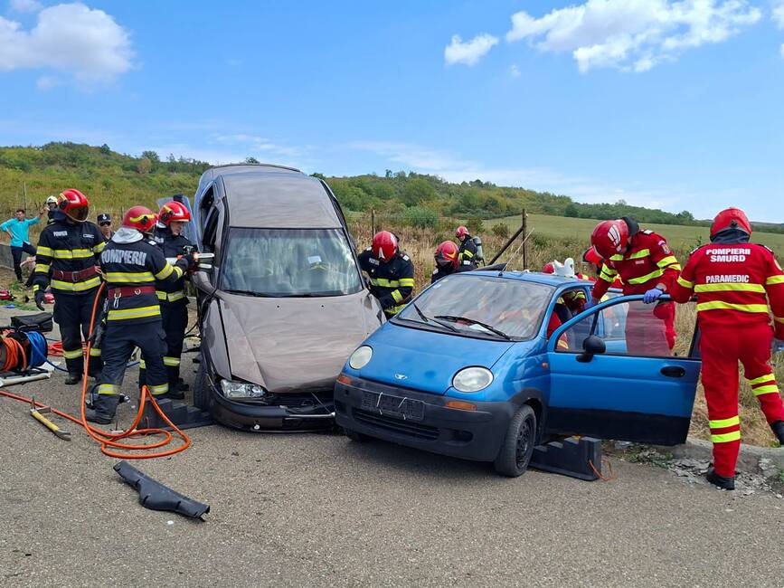 Scenariu de cosmar  Accident cu victime si incendiu de vegetatie | imaginea 1