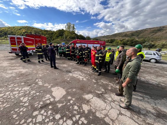 Scenariu de alerta maxima in Padurea Faget  Mobilizare uriasa de forte | imaginea 1