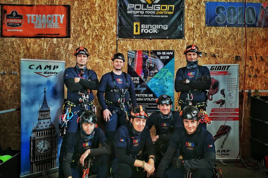 Echipa de alpinisti de la ISU Hunedoara  pe podium la o competitie internationala de cautare salvare de la inaltime | imaginea 1