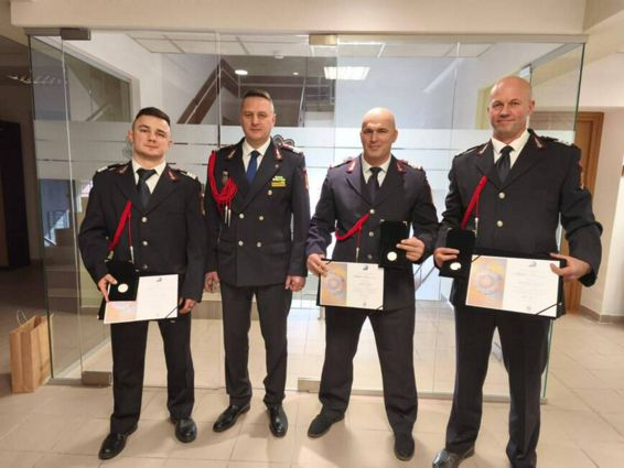 Distinctie pentru trei pompieri harghiteni | imaginea 1