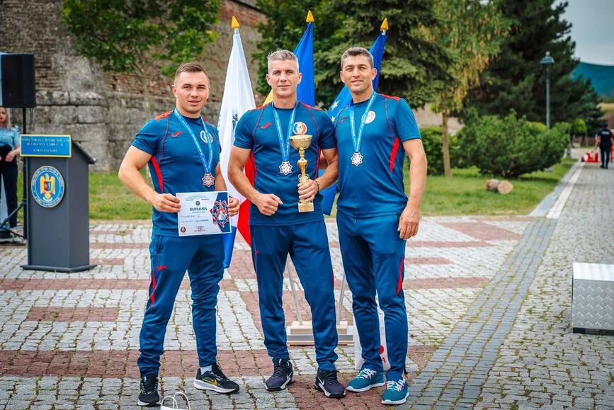 Echipa ISU Hunedoara pe podium  la competitia  Cel mai puternic pompier | imaginea 1
