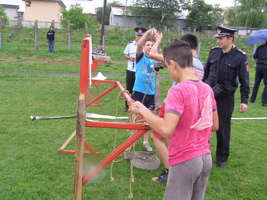 S au intrecut pentru a fi  Prietenii Pompierilor | imaginea 2