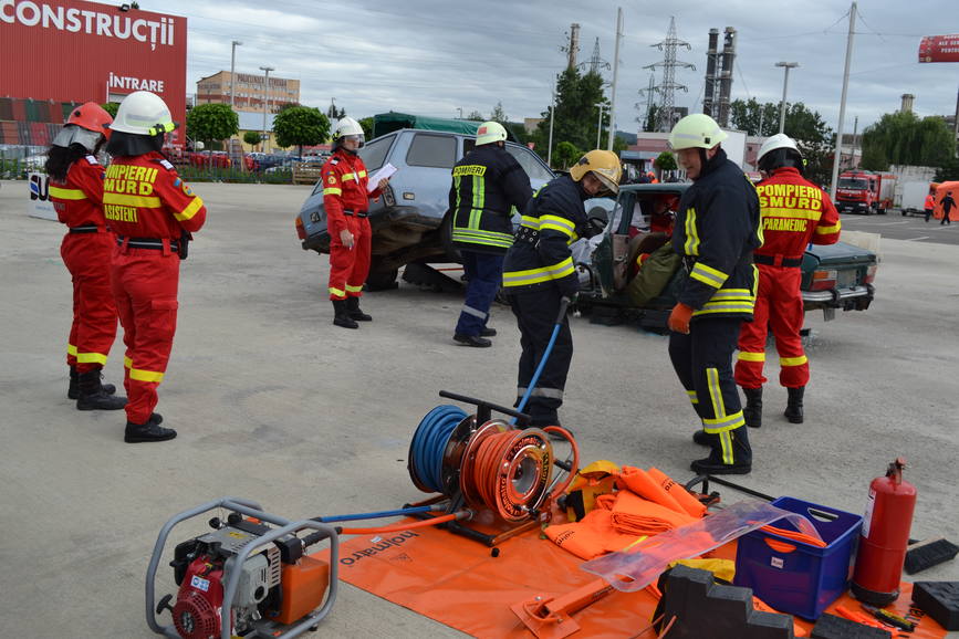 Paramedicii si au demonstrat iscusinta | imaginea 2