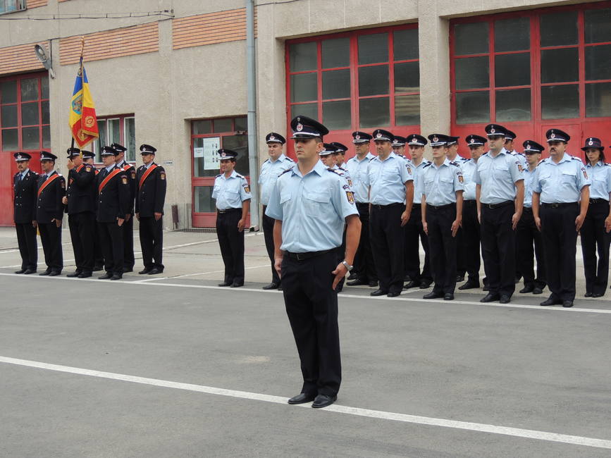 Din Ordinul inspectorului general al IGSU  col dr Ion Burlui  pompierul care a salvat o tanara din raul Strei  a fost avansat in grad  la exceptional | imaginea 2