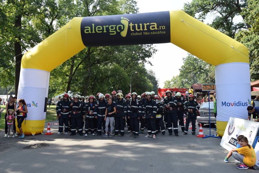 Pompieri echipati de incendiu au luat startul Alergoturei | imaginea 1