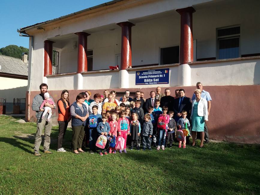 Fost pompier  alaturi de scolarii din Baita | imaginea 1