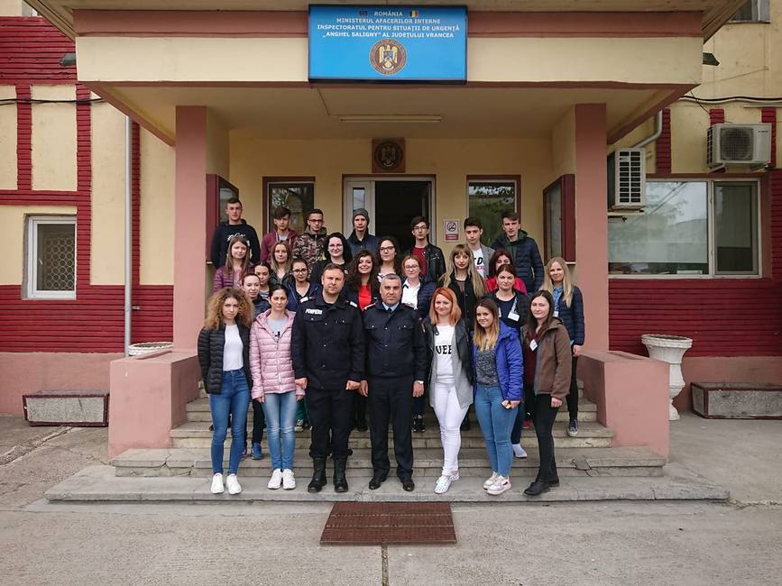 Programul  Salvator din pasiune  a ajuns la a V a serie | imaginea 1