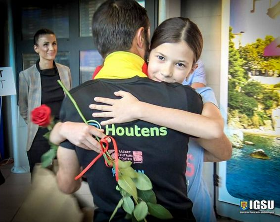Iulian Rotariu castigatorul ultramaratonului de 522 km din Australia a ajuns acasa | imaginea 1