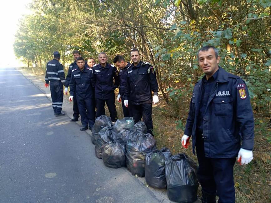Peste 30 de pompieri teleormaneni au participat la o ampla actiune de ecologizare | imaginea 1