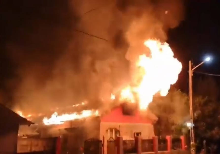 Apel de suflet pentru o familie a carei casa a fost distrusa de incendiu | imaginea 1