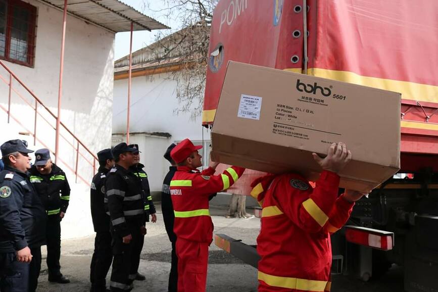 Materiale de protectie pentru personalul aflat in prima linie | imaginea 1
