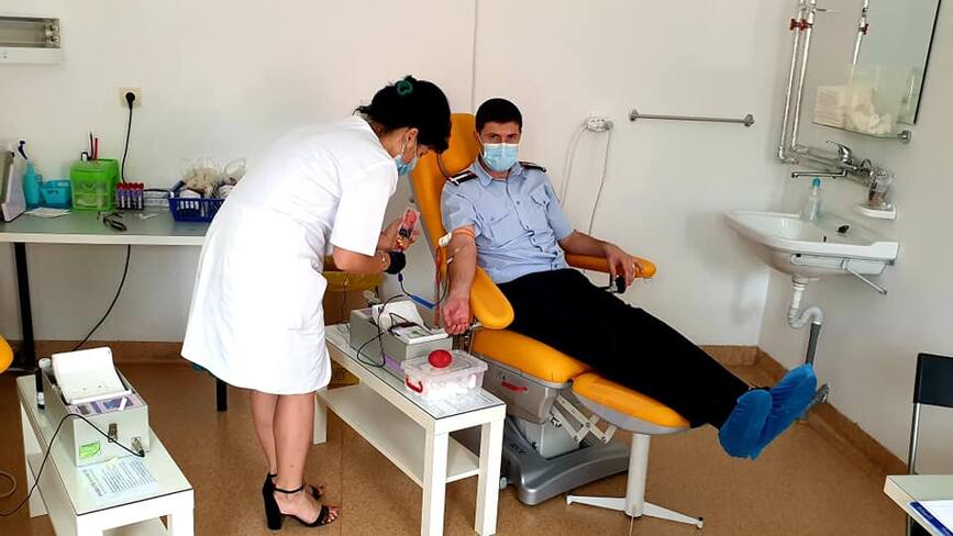 Au donat sange pentru un coleg ranit intr un accident rutier | imaginea 1