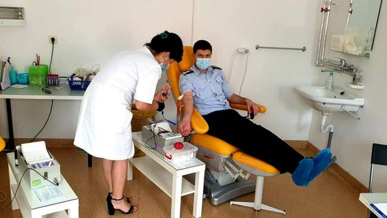 Au donat sange pentru un coleg ranit intr un accident rutier | imaginea 1