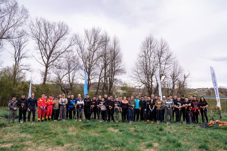 Au  plantat  oxigen pentru orasul Campulung | imaginea 1