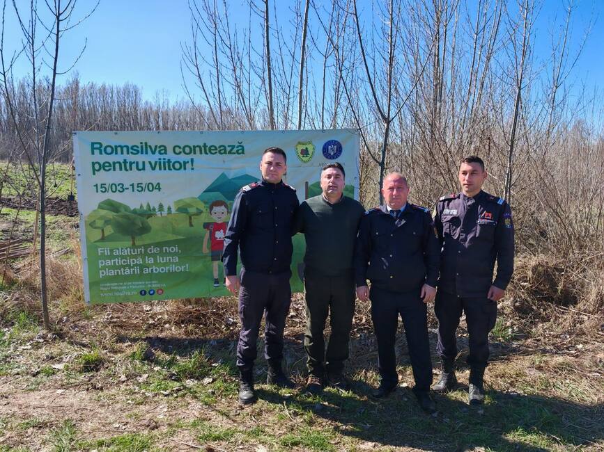 Pompierii teleormaneni au participat la actiuni de plantare | imaginea 1